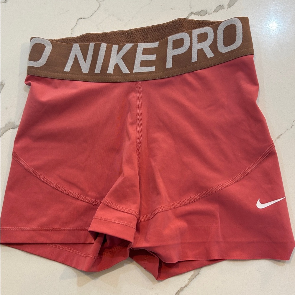 Women’s Nike pro shorts